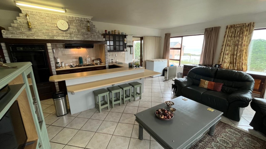 6 Bedroom Property for Sale in Oyster Bay Eastern Cape